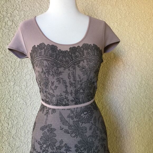 BCBG Maxazria Short‎ Sleeve Dress Nude/Black XS - Picture 5 of 7